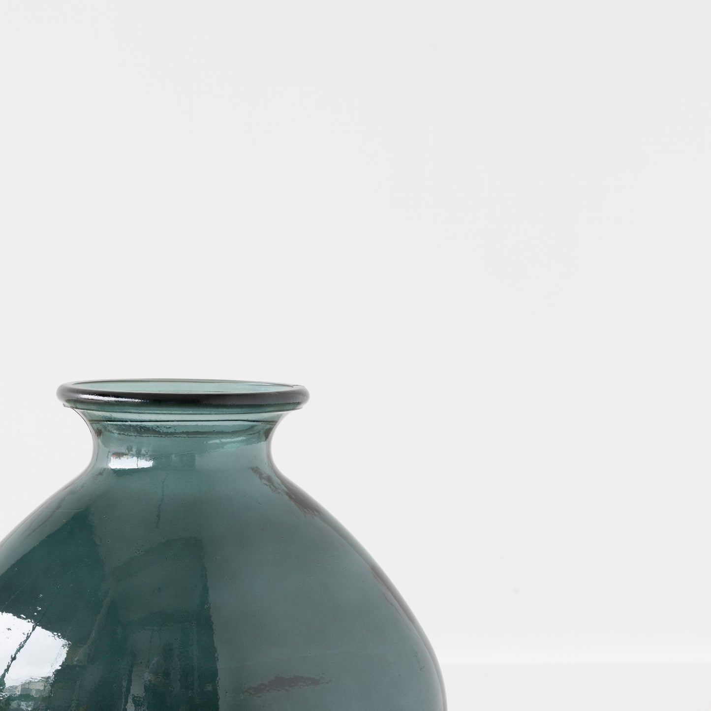 Close-up of Myrtal Green recycled glass texture