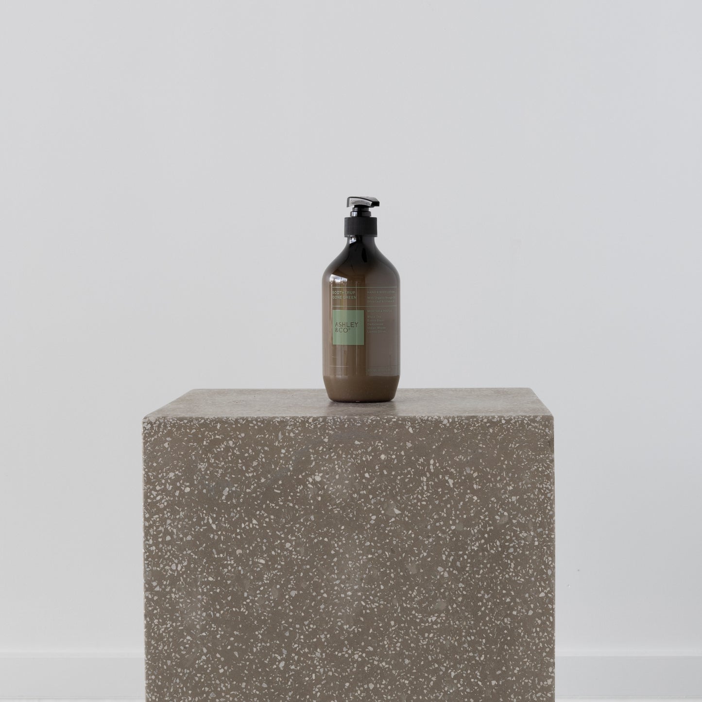 500ml natural lotion bottle with nourishing botanicals