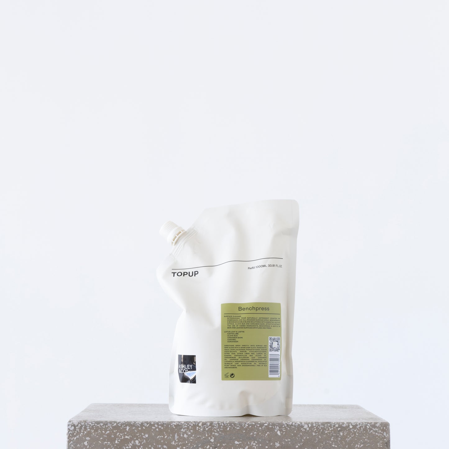 Benchpress natural surface spray 1000ml – citrus and clove scent