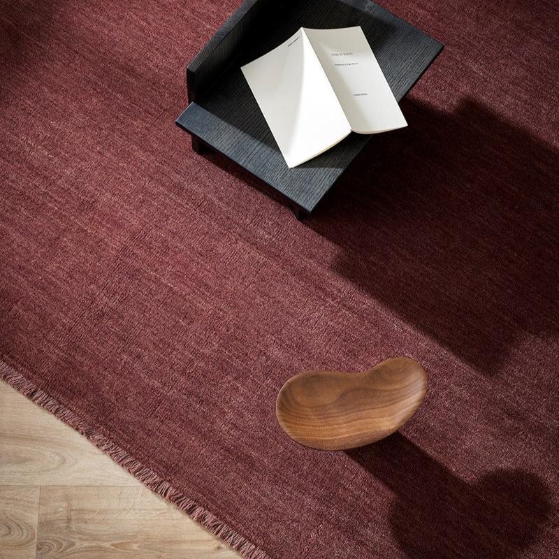 Sandringham rich merlot wool floor rug with cut pile and fringing – BLACK Concept Store