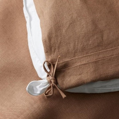 Soft, prewashed linen quilt cover with aero finish