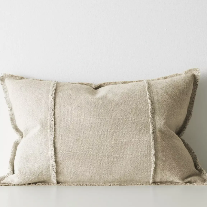 Shop the Adela cushion in 50x50cm or 40x60cm – a linen-cotton blend with textured weave and raw fringe detailing, perfect for layered contemporary styling.