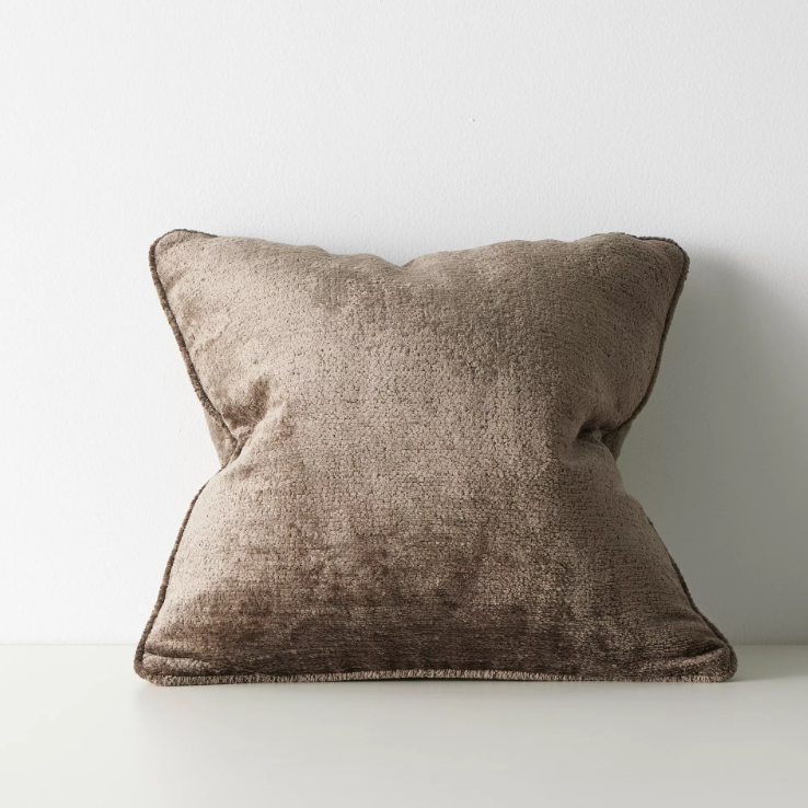 Shop the Tempo 50x50cm cushion – a chunky chenille design with piped edge, providing softness, texture, and understated contemporary elegance.