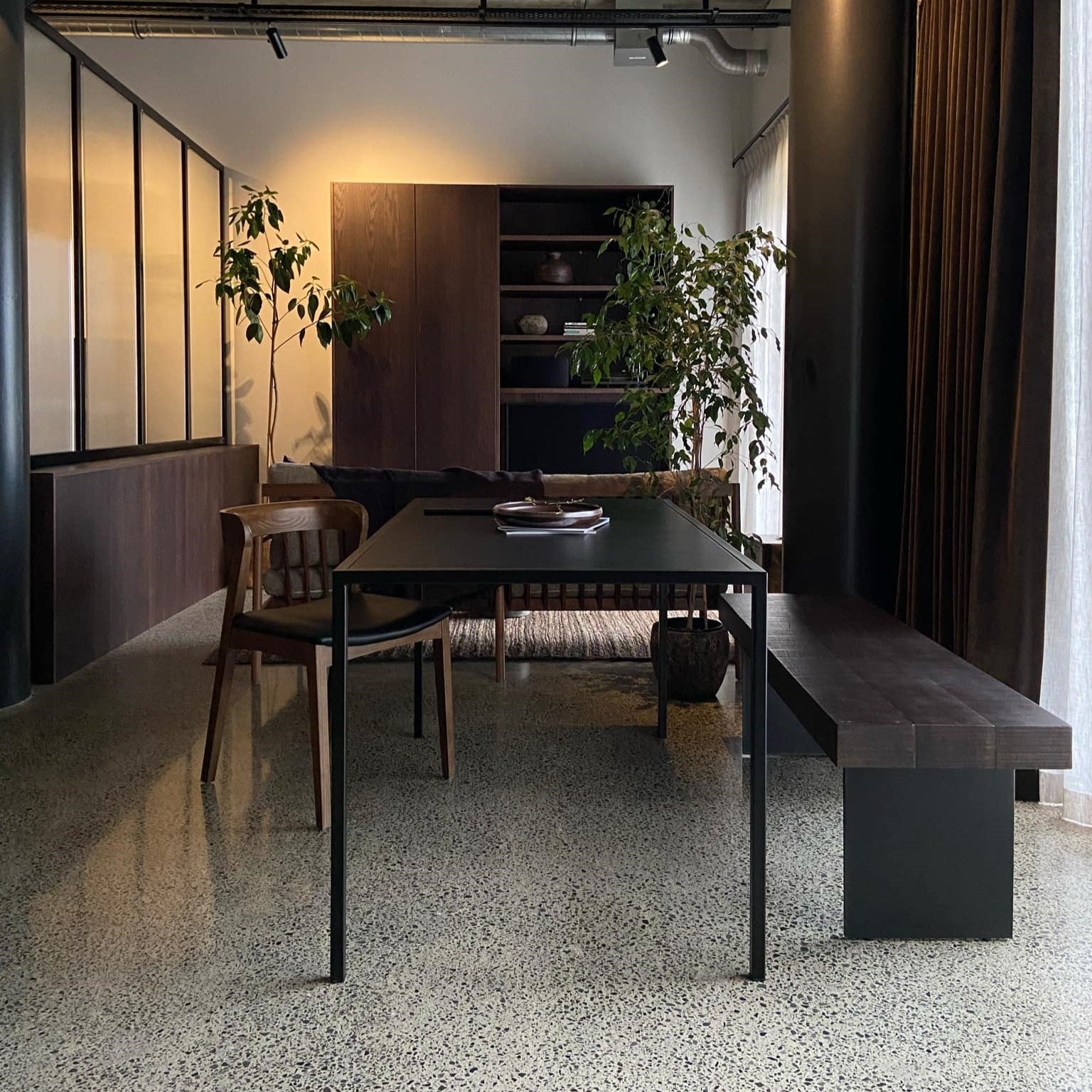 Customisable Nero dining table – solid oak and walnut finishes