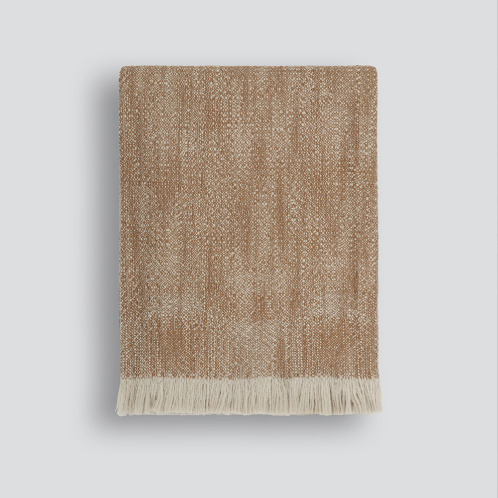 Soft textured medium-weight throw – BLACK Concept Store