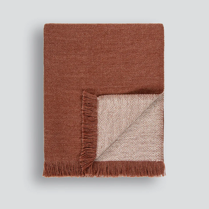 Elegant double-faced Chester throw with fringed finish
