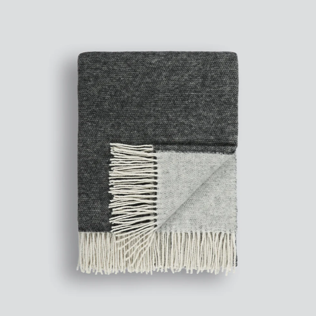 130x180cm Casa Throw showcasing two-tone design