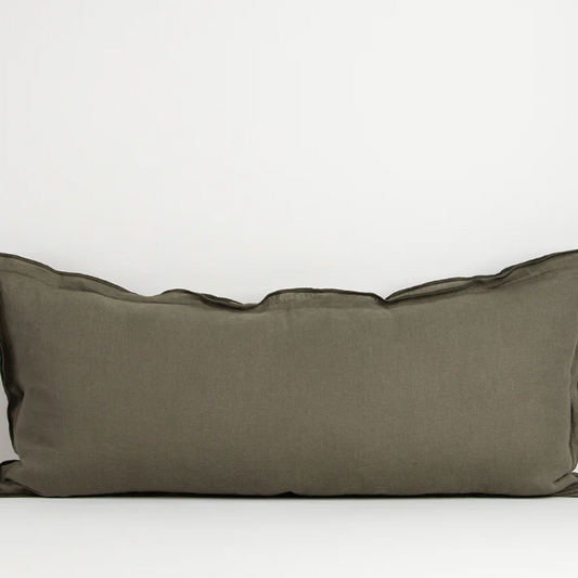 A luxurious elongated cushion crafted from 100% linen, featuring a refined double flange detail that brings texture, elegance, and effortless sophistication to any interior.