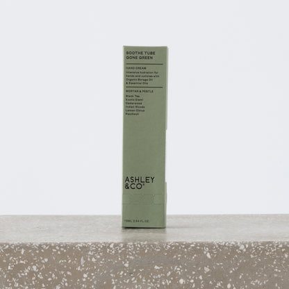 Non-greasy nourishing hand cream with organic borage oil and shea butter