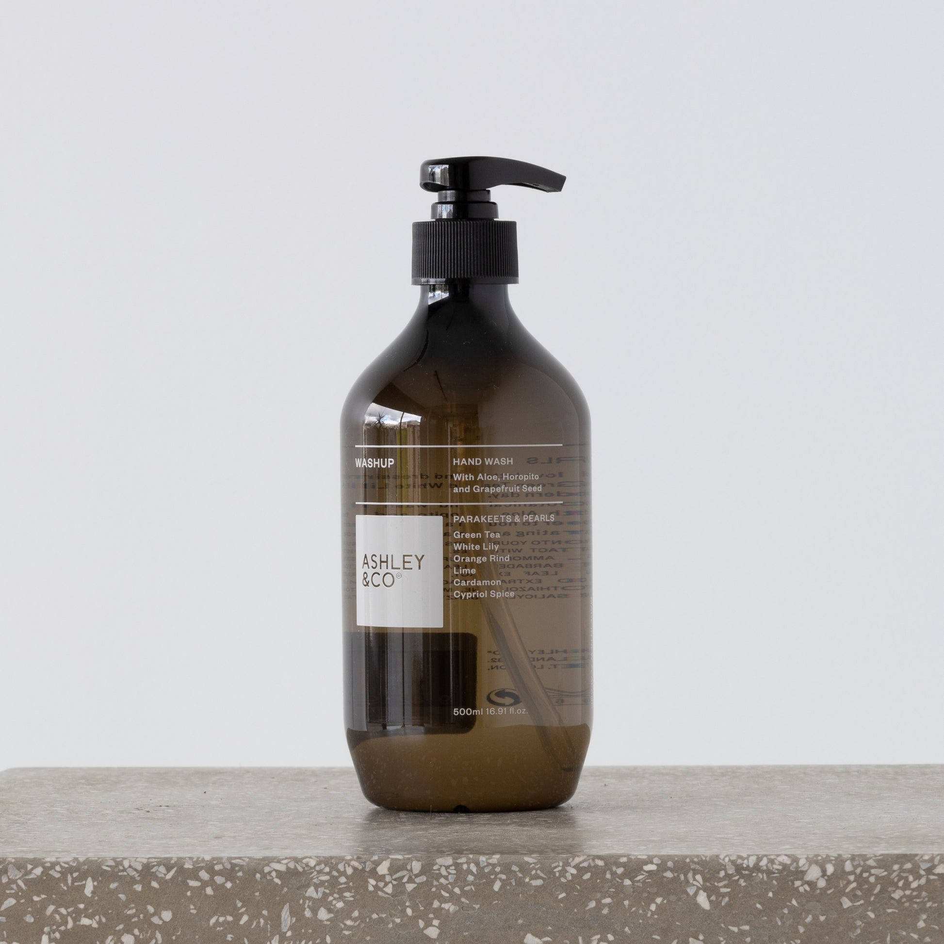 Green Tea & White Lily botanical hand wash 500ml – BLACK Concept Store