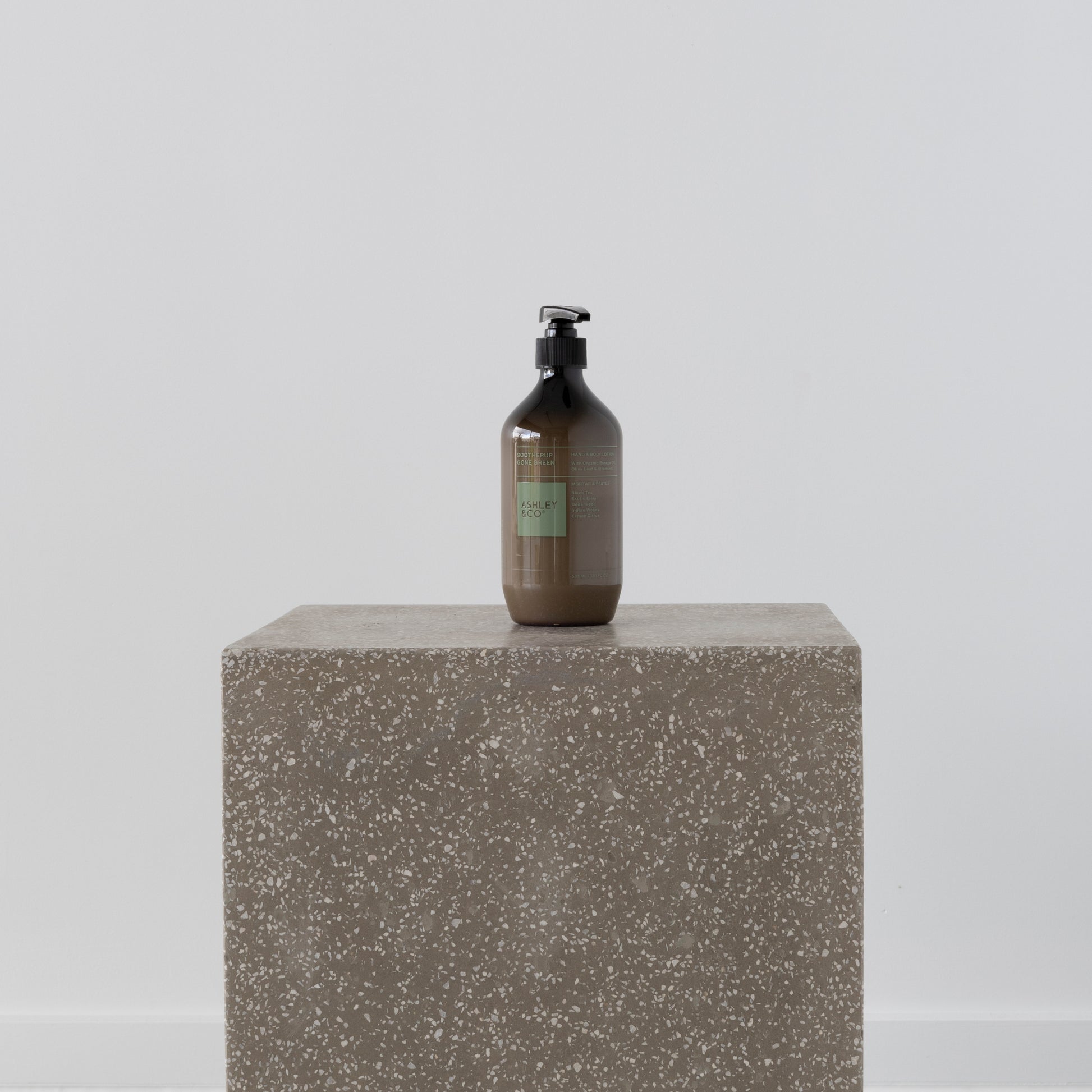 500ml natural lotion bottle with nourishing botanicals