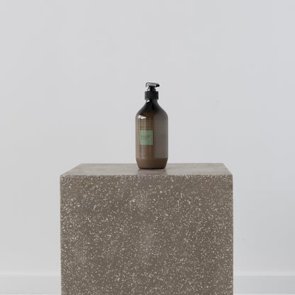 500ml natural lotion bottle with nourishing botanicals