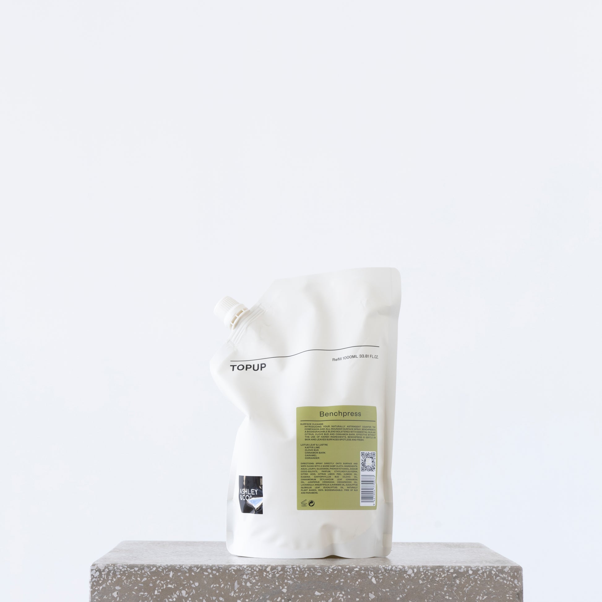 Benchpress natural surface spray 1000ml – citrus and clove scent