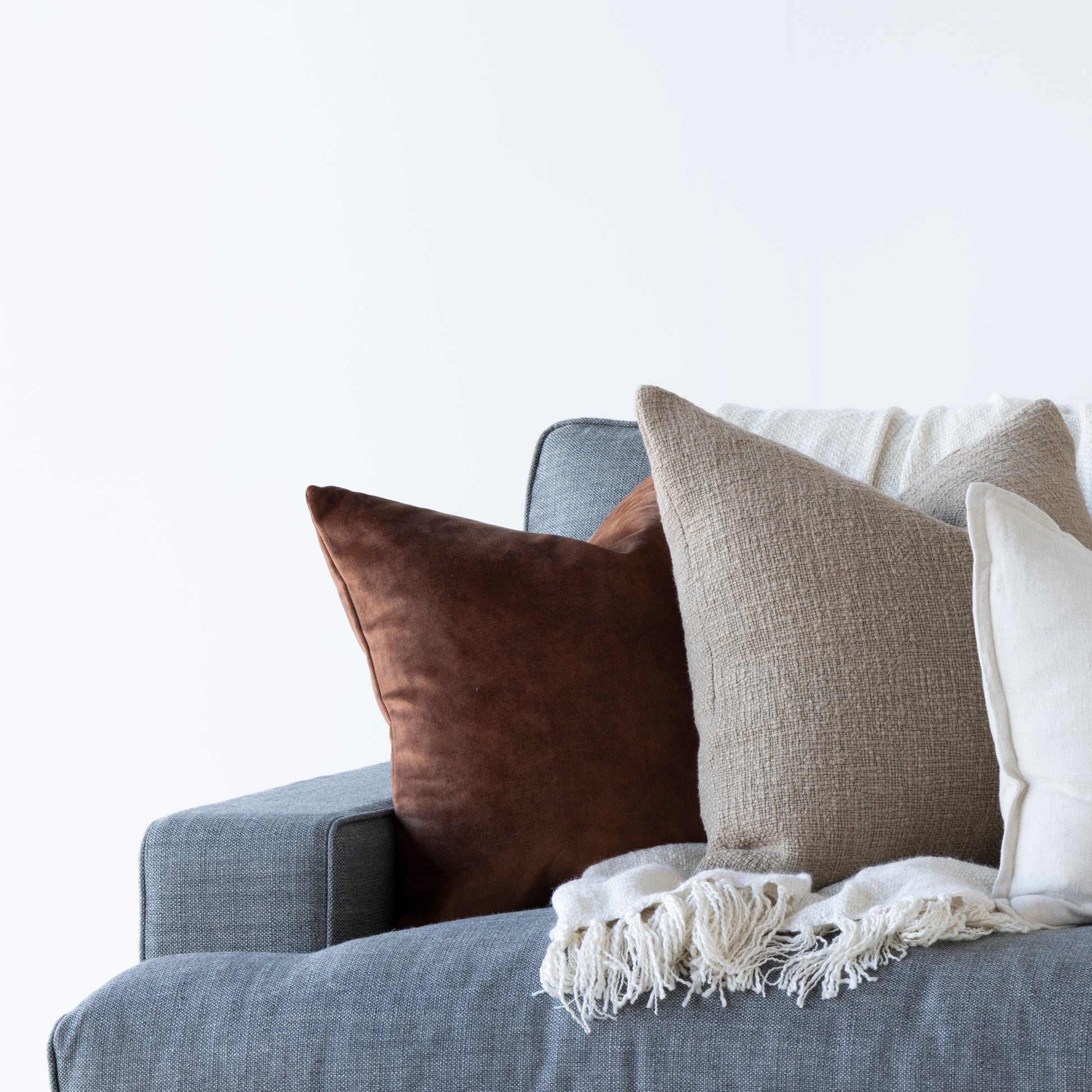 Bold and deep 3-seater New York Sofa in modern fabric