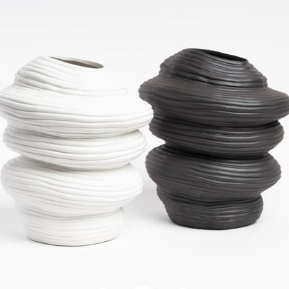 Bold ceramic vase 270x230x300mm watertight design