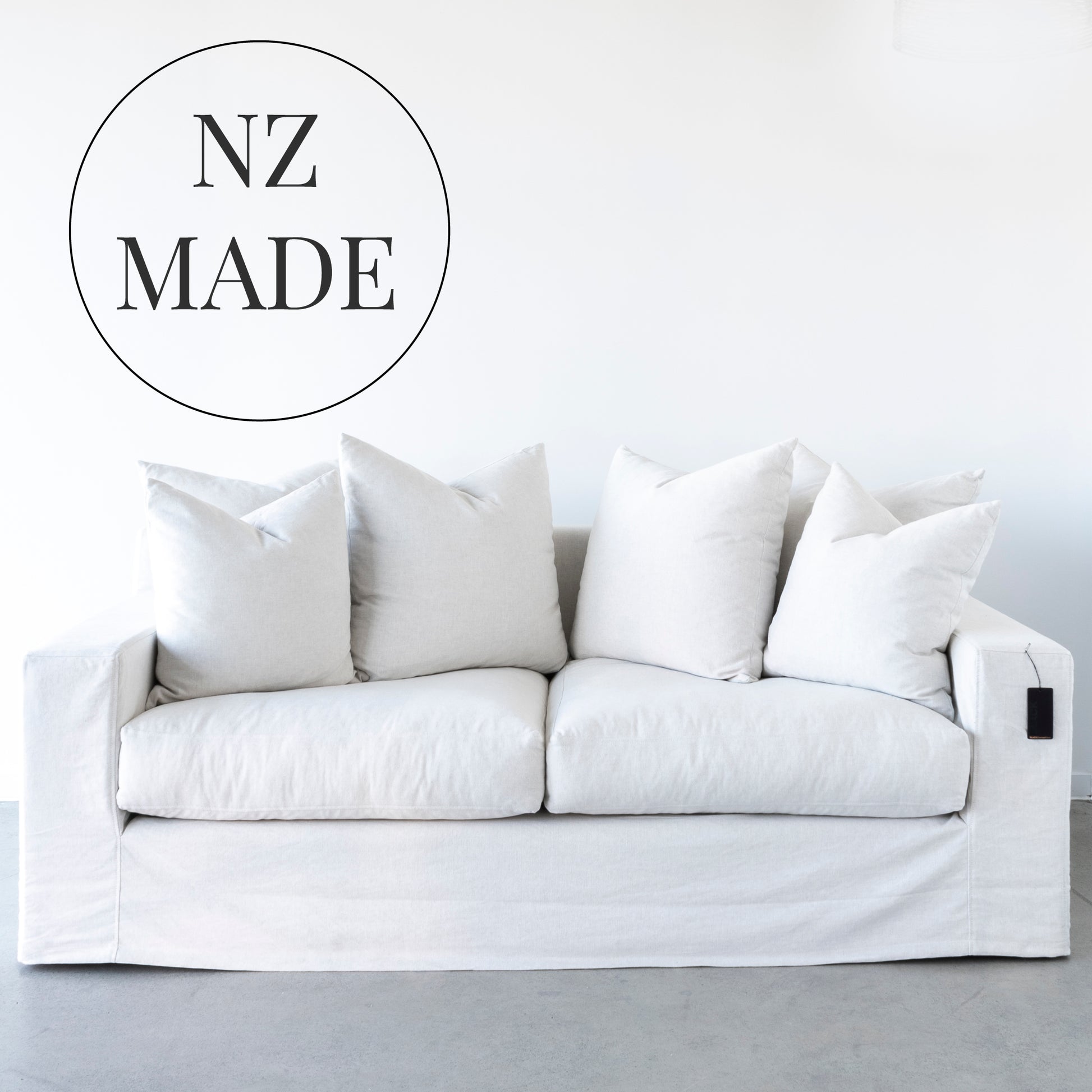 Libby 3.5 seater sofa with removable covers in contemporary living room