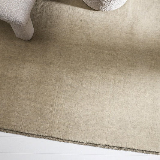 Sandringham hand-knotted wool rug in neutral fog